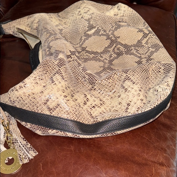 Isaac Mizrahi Cream and Black Snakeskin Hobo Bag - Picture 4 of 6